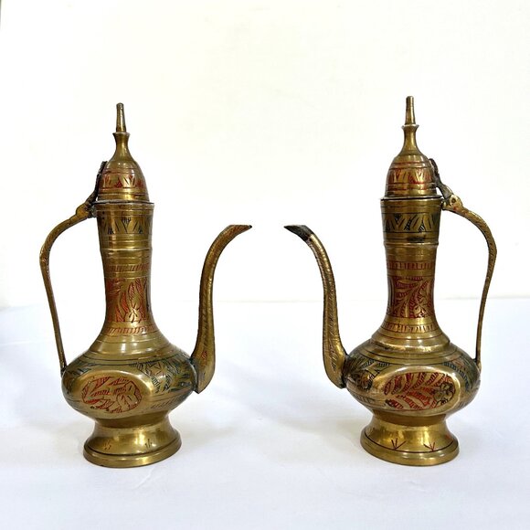 Set of two Vintage Ornate Solid Brass and Enamel Teapot Genie Lamp Oil P… - Picture 2 of 8